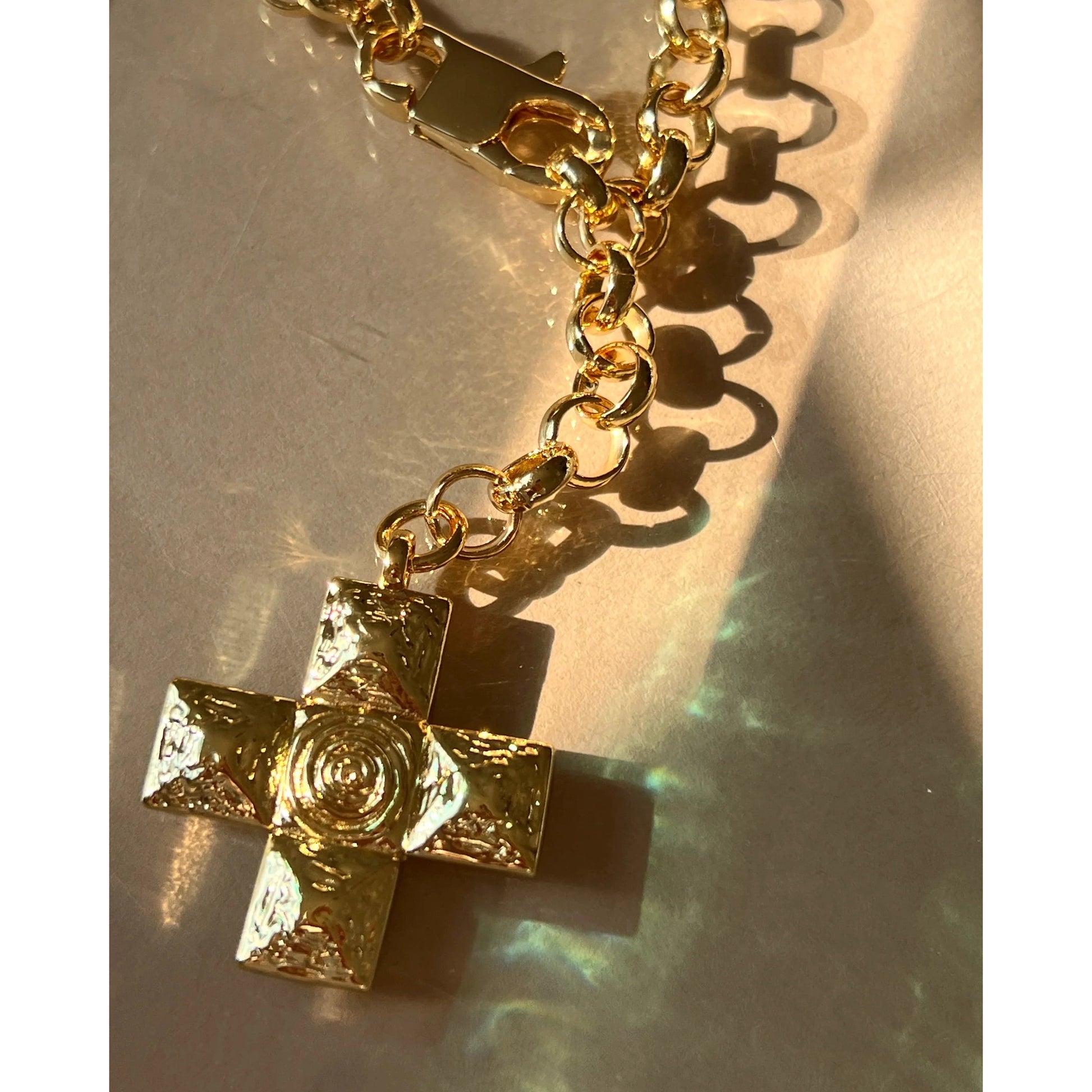 Molten Cross Pendant Necklace-Luv AJ-1000 Palms